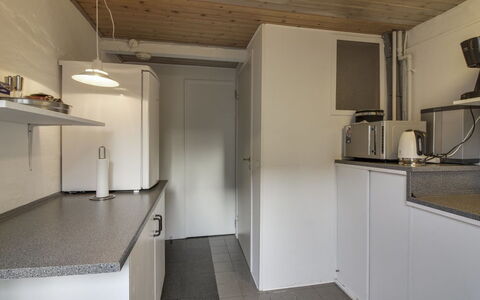 Canan - 1.6Km from the Sea: Zuhause, Wohngebiet, Haus, Hütte, Dach, Grundstueck, Abstellgleis, Garten, Estate, Rasen
