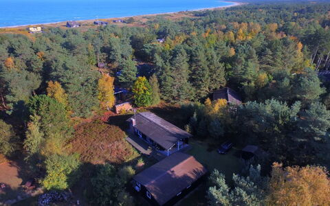 Mirzə - 250M from the Sea: Dach, Haus, Grundstueck, Zuhause, Hütte, Estate, Gartenbauten, Schatten, Blockhaus, Landscaping