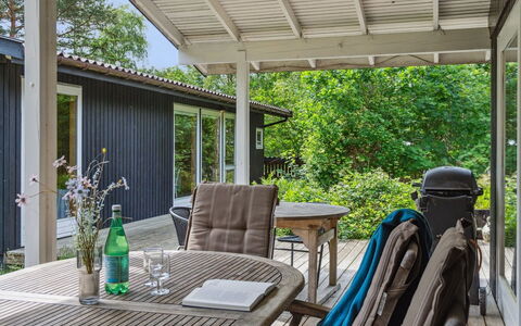 Mirzə - 250M from the Sea: Wohnung, Schatten, Balkon, Stuhl, Zaun, Gartenmöbel, Aluminium, Kunstrasen