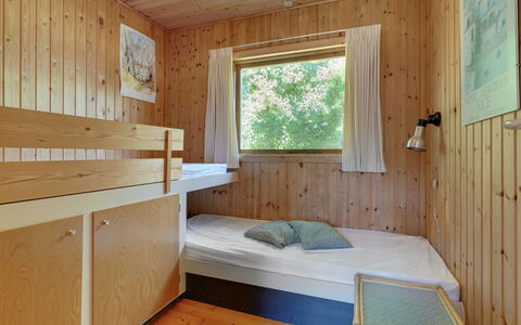 Hege - 450M from the Sea: Interior Design, Flooring, Holz, Schlafzimmer, Fussboden, Decke, Bett, Möbel, Zimmer, Holzbeize