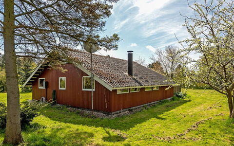 Henna - 550M to the Fjord: Dach, Haus, Grundstueck, Zuhause, Hütte, Estate, Gartenbauten, Schatten, Blockhaus, Landscaping