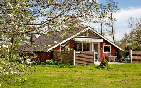 Henna - 550M to the Fjord: Dach, Haus, Grundstueck, Zuhause, Hütte, Estate, Gartenbauten, Schatten, Blockhaus, Landscaping