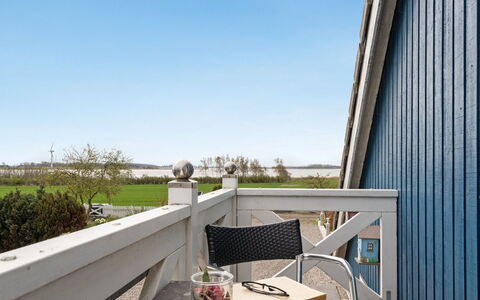 Delina - 200M from the Sea: Dach, Haus, Grundstueck, Zuhause, Hütte, Estate, Gartenbauten, Schatten, Blockhaus, Landscaping