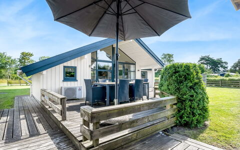 Truls - 800M from the Sea: Zuhause, Hütte, Veranda, Abstellgleis, Bauernhaus, Outdoor Struktur