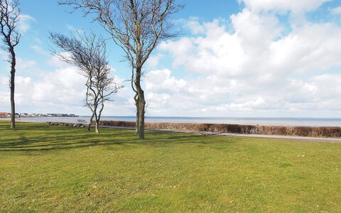 Elevus - 10M from the Sea: Himmel, Blau, Daytime, Horizont, Wolke, Natürliche Landschaft, Einfach, Landschaft, Meer, Ozean