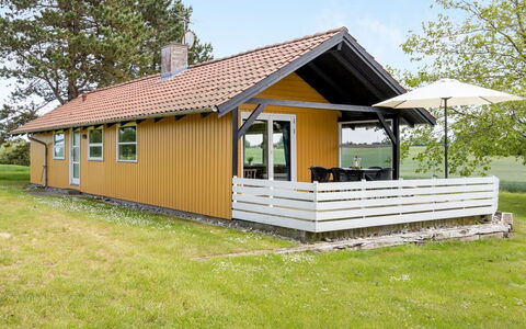 Janne - 400M from the Sea: Blau, Strauch, Hütte, Ground, Garten, Estate, Schatten, Landscaping, Bauernhaus, Eco Hotel