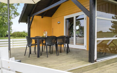 Janne - 400M from the Sea: Blau, Strauch, Hütte, Ground, Garten, Estate, Schatten, Landscaping, Bauernhaus, Eco Hotel