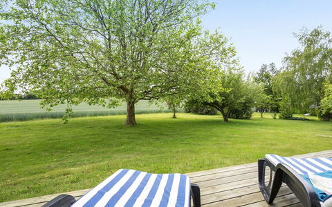 Janne - 400M from the Sea: Blau, Strauch, Hütte, Ground, Garten, Estate, Schatten, Landscaping, Bauernhaus, Eco Hotel