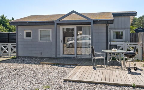 Alvina - 25M from the Sea: Blau, Strauch, Hütte, Ground, Garten, Estate, Schatten, Landscaping, Bauernhaus, Eco Hotel