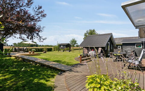 Ainikki - 200M from the Sea: Blau, Strauch, Hütte, Ground, Garten, Estate, Schatten, Landscaping, Bauernhaus, Eco Hotel