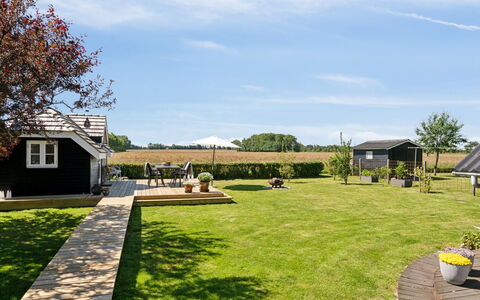 Ainikki - 200M from the Sea: Blau, Strauch, Hütte, Ground, Garten, Estate, Schatten, Landscaping, Bauernhaus, Eco Hotel