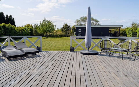 Nilsa - 400M from the Sea: Blau, Strauch, Hütte, Ground, Garten, Estate, Schatten, Landscaping, Bauernhaus, Eco Hotel