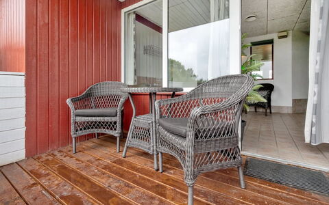 Emly - 1.1Km from the Sea: Schwimmbad, Ferienort