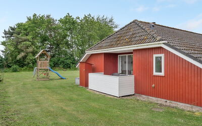 Emly - 1.1Km from the Sea