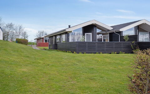 Sointu - 250M from the Sea: Dach, Haus, Zuhause, Hütte, Abstellgleis, Estate, Auffahrt, Gartenbauten, Garten, Schuppen
