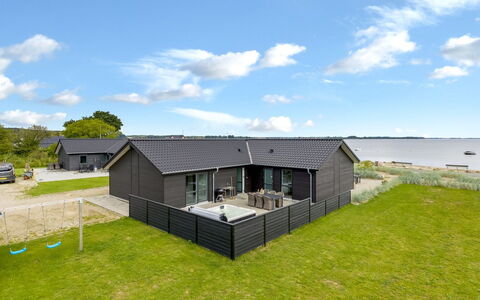 Eino - 30M from the Sea: Holz, Dach, Zuhause, Haus, Die Architektur, Abstellgleis, Grundstueck, Hütte, Schuppen, Gartenbauten