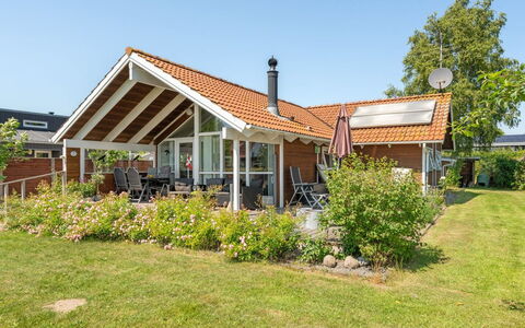 Kaike - 100M from the Sea: Blau, Strauch, Hütte, Ground, Garten, Estate, Schatten, Landscaping, Bauernhaus, Eco Hotel