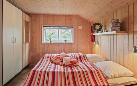 Ulrikke - 12Km from the Sea: Interior Design, Möbel, Holz, Schlafzimmer, Decke, Flooring, Fussboden, Zimmer, Bett, Zuhause