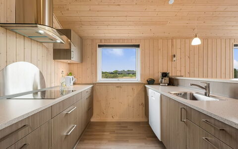 Clement - 500M to the Fjord: Holz, Flooring, Küche, Holzbeize, Hartholz, Countertop, Sperrholz, Planke, Holzboden, Cabinetry