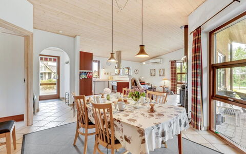 Rika - 525M to the Fjord: Dach, Haus, Zuhause, Hütte, Abstellgleis, Estate, Auffahrt, Gartenbauten, Garten, Schuppen
