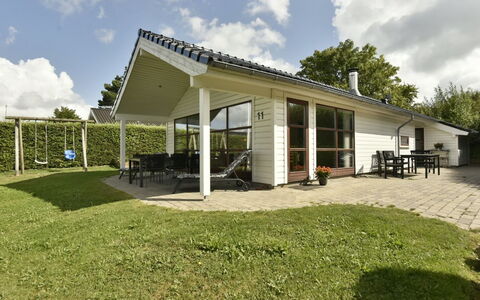 Kyllikki - 300M to the Fjord: Dach, Haus, Zuhause, Hütte, Abstellgleis, Estate, Auffahrt, Gartenbauten, Garten, Schuppen