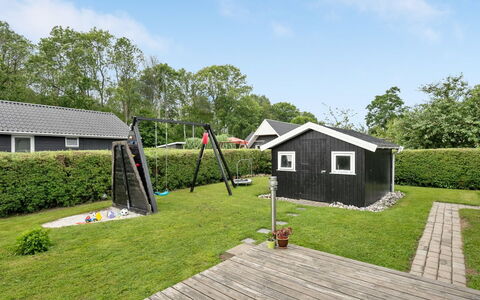 Ullakarin - 350M from the Sea: Pflanzengemeinschaft, Sonnenlicht, Krautige Pflanze, Garten, Plantage, Landwirtschaft, Bauernhof