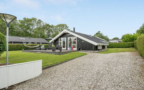 Ullakarin - 350M from the Sea: Pflanzengemeinschaft, Sonnenlicht, Krautige Pflanze, Garten, Plantage, Landwirtschaft, Bauernhof