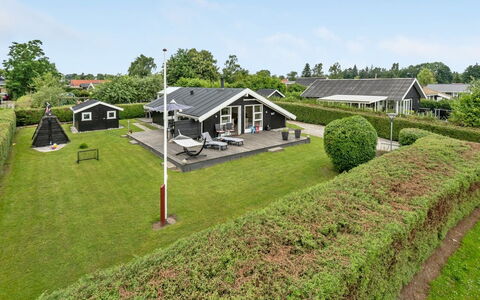 Ullakarin - 350M from the Sea: Pflanzengemeinschaft, Sonnenlicht, Krautige Pflanze, Garten, Plantage, Landwirtschaft, Bauernhof