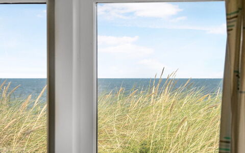 Ebba - 25M from the Sea: Wohngebiet, Dach, Vorort, Auffahrt, Estate, Kamin