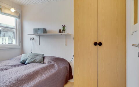 Tofan - 100M to the Fjord: Möbel, Wand, Holz, Interior Design, Flooring, Schlafzimmer, Fussboden, Bett, Zimmer, Decke