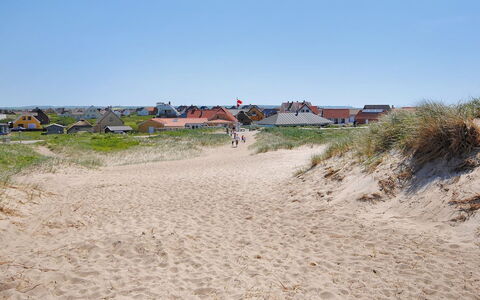 Tofan - 100M to the Fjord: Landschaft, Sand, Dorf, Boden, Strand