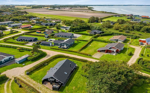 Naninja - 300M to the Fjord: Hütte, Zuhause, Haus, Dach, Veranda, Estate, Abstellgleis, Gartenbauten, Bauernhaus, Garten