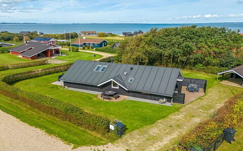 Naninja - 300M to the Fjord: Hütte, Zuhause, Haus, Dach, Veranda, Estate, Abstellgleis, Gartenbauten, Bauernhaus, Garten