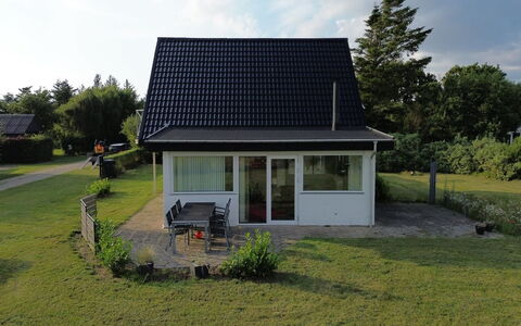 Dunja - 200M to the Fjord: Dach, Haus, Zuhause, Hütte, Gartenbauten, Abstellgleis, Garten, Garten, Schatten, Bauernhaus