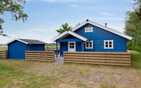 Hæryst - 175M from the Sea: Wohngebiet, Dach, Vorort, Auffahrt, Estate, Kamin