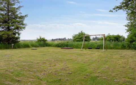 Hæryst - 175M from the Sea: Wohngebiet, Dach, Vorort, Auffahrt, Estate, Kamin