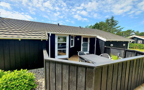 Thorin - 100M from the Sea: Dachdecken, Hütte, Haus, Dach, Zuhause, Bauernhaus, Hütte, Estate, Dorf