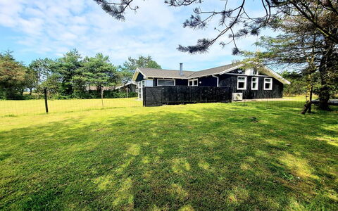 Thorin - 100M from the Sea: Dachdecken, Hütte, Haus, Dach, Zuhause, Bauernhaus, Hütte, Estate, Dorf