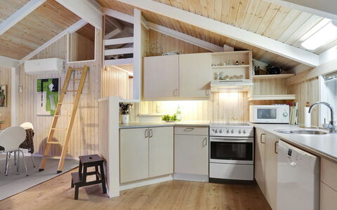 Arwed - from the Sea: Holz, Decke, Interior Design, Flooring, Küche, Möbel, Fussboden, Major Appliance, Light Fixture, Zuhause