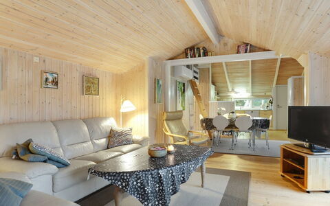 Arwed - from the Sea: Interior Design, Holz, Decke, Möbel, Flooring, Zimmer, Couch, Wohnzimmer, Light Fixture, Fussboden