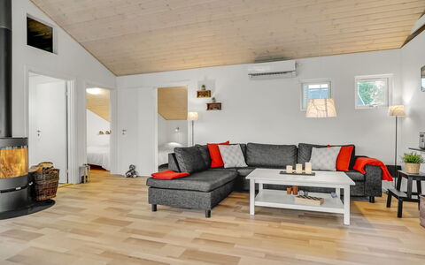 Ayen - 1.5Km from the Sea: Dachdecken, Hütte, Haus, Dach, Zuhause, Bauernhaus, Hütte, Estate, Dorf