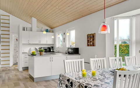 Ayen - 1.5Km from the Sea: Dachdecken, Hütte, Haus, Dach, Zuhause, Bauernhaus, Hütte, Estate, Dorf