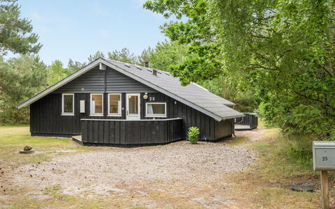 Selver - 250M from the Sea: Dach, Haus, Zuhause, Hütte, Abstellgleis, Estate, Auffahrt, Gartenbauten, Garten, Schuppen