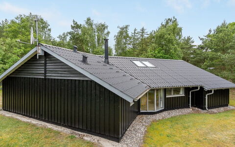 Selver - 250M from the Sea: Dach, Haus, Zuhause, Hütte, Abstellgleis, Estate, Auffahrt, Gartenbauten, Garten, Schuppen