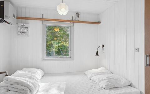 Tarja - 150M from the Sea: Holz, Interior Design, Schlafzimmer, Flooring, Fussboden, Decke, Bett, Beleuchtung, Zimmer, Zuhause