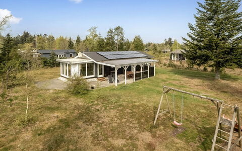 Tarja - 150M from the Sea: Dachdecken, Hütte, Haus, Dach, Zuhause, Bauernhaus, Hütte, Estate, Dorf