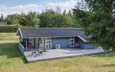 Antoinette - 500M from the Sea