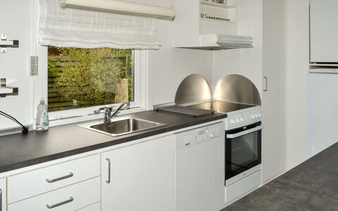 Raya - 250M from the Sea: Küche, Countertop, Küchengerät, Interior Design, Major Appliance, Flooring, Beleuchtung, Cabinetry, Armatur, Zapfhahn