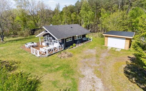 Petri - 500M from the Sea: Hütte, Zuhause, Haus, Dach, Veranda, Estate, Abstellgleis, Gartenbauten, Bauernhaus, Garten