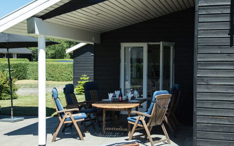 Bertram - 1.9Km from the Sea: Dachdecken, Hütte, Haus, Dach, Zuhause, Bauernhaus, Hütte, Estate, Dorf